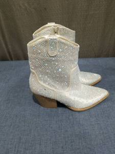 lot 1038 image: Rhinestone Embellished Cowboy Boots Pair Size 6.5