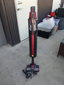 lot 30 image: Shark Rocket Pet Pro Upright Vacuum Cleaner with Charger