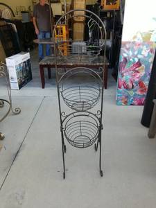 lot 51 image: 3-Tier Metal Wire Basket Stand with Arched Top