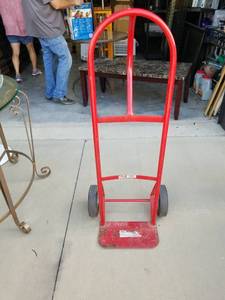 lot 59 image: Milwaukee 600 lb. P-Handle Hand Truck