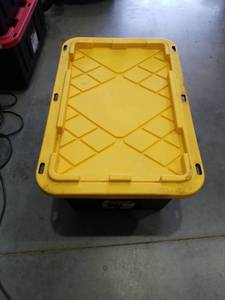 lot 1066 image: 27 Gallon Heavy Duty Shoulder Tool Storage Tote