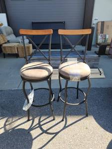 lot 2706 image: Set of 2 Bar Stools with X-Back Design and Cushioned Seats