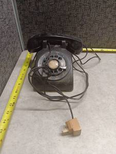 lot 3002 image: Black Rotary Dial Desk Telephone