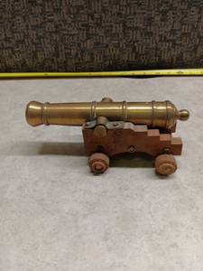 lot 3030 image: Brass Cannon Model with Wood Carriage and Accessories - Front Wheels Detached