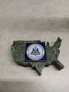 lot 3041 image: American Telephone & Telegraph Long Distance Telephone Bell System USA Shaped Pin