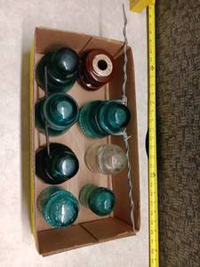 lot 3043 image: Hemingray No. 40 Glass Electrical Insulators Lot 8 Pieces