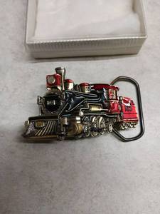 lot 3048 image: Steam Locomotive Belt Buckle with Red Tender Car