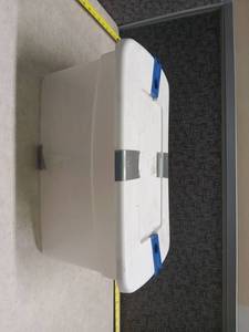 lot 3064 image: Aero Housewares Lock-Lids 20 Quart 16.9 Liters Food Storage Container FD362