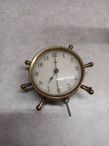 lot 3087 image: Swift Ships Wheel Desk Clock