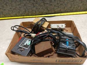 lot 3099 image: Lot of Model Train Power Supplies and Transformers Tyco Pak Lionel
