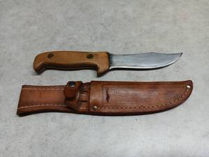 lot 3137 image: Fixed Blade Knife with Leather Handle and Sheath