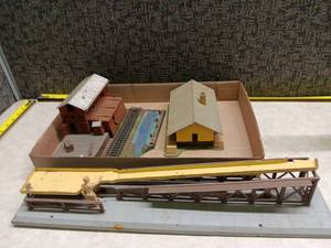 lot 3154 image: Model Railroad Layout Set with Buildings Track and Accessories