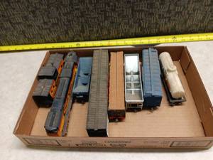 lot 3160 image: Mixed Lot HO Scale Model Train Cars 8 Pieces
