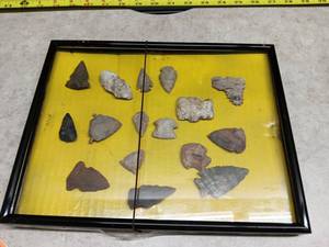 lot 3181 image: Arrowhead and Artifact Collection with  Display Box