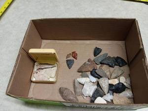 lot 3182 image: Arrowhead and Stone Tool Collection Lot with Storage Box