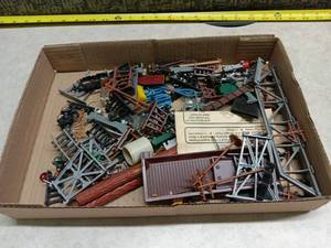 lot 3193 image: HO Scale Model Train Lot Farm Buildings Livestock Fences Accessories