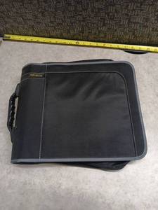 lot 3211 image: Targus Tdp026us & Mainstays Cdw200v Optical Disc Case