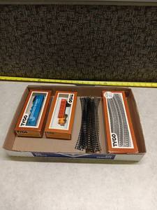 lot 3218 image: Tyco HO Scale Lot Conrail Hopper Car, Cattle Car Depot Truck & Tru-Steel Track