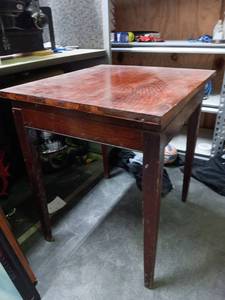 lot 3225 image: Vintage Wood Square-Top Table w Tapered Legs and TableTop Swivel