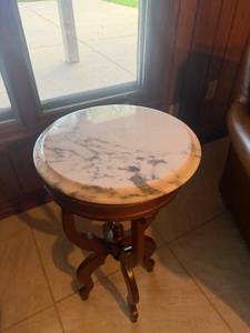 lot 419 image: Marble top plant stand 27 x 14