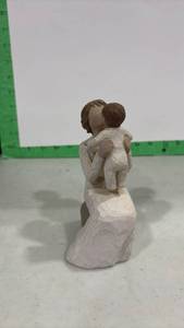 lot 1004 image: Willow Tree Grandmother Figurine Demdaco