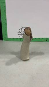 lot 1005 image: Willow Tree Thank You Figurine