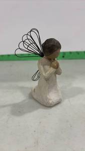 lot 1006 image: Willow Tree Angel of Prayer Figurine with Wire Wings