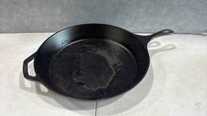 lot 1017 image: Lodge Cast Iron Skillet 14 inch