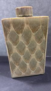 lot 1039 image: Decorative Ceramic Container with Lid Quilted Pattern 16 in tall