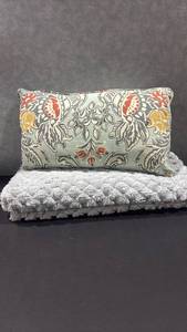lot 1045 image: Decorative Throw Pillow with Floral Print