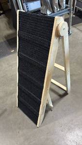 lot 1091 image: SweetBin Dog Ramp