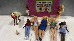 lot 1093 image: Play Draw Create Princesses Doll Set with Barbies and Accessories