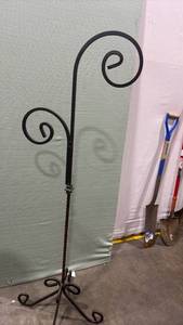 lot 1106 image: Black Scrolled Iron Plant Hanger Stand Floor 5Ft 2 inches