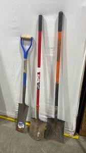 lot 1107 image: Lot of 3 Garden Shovels with Handles