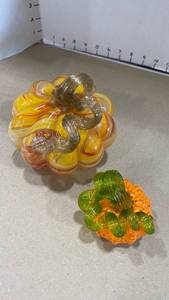 lot 2000 image: Glass pumpkins
