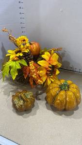 lot 2002 image: Pumpkin arrangement with two ceramic pumpkins