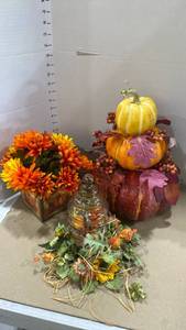 lot 2006 image: Fall arrangements
