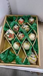 lot 2027 image: Christmas 1976 bird ornaments and a Christmas goose egg