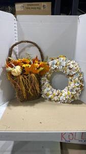 lot 2030 image: Autumn wall door pocket and fabric wreath