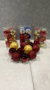 lot 2035 image: Holiday ornaments