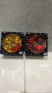lot 2036 image: Holiday large ornaments 4in