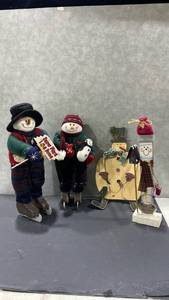 lot 2042 image: Snowmen tallest 16in
