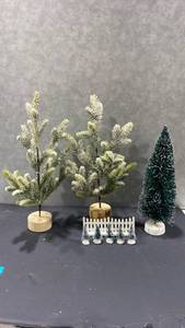 lot 2044 image: Holiday trees