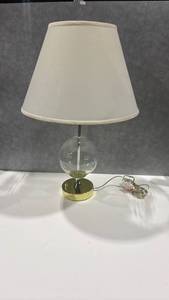 lot 4003 image: Glass and Brass 27 inches tall with shade