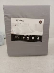 lot 12821 image: Hotel Signature Sateen 800 Thread Count Cal King 6-Piece Sheet Set Gray