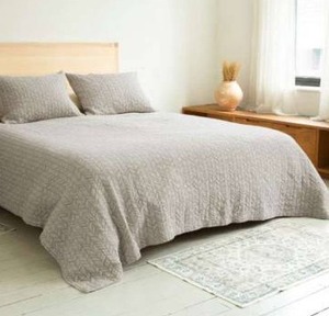 lot 12866 image: Avocado Organic Cotton 3-Piece Coverlet Set King
