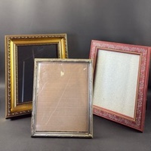 lot 85 image: Lot of 3 Decorative Classic Picture Frames Assorted Styles Largest Holds an 8 x 10 Photograph