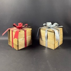 lot 89 image: Decorative Wood Presents with Aluminum Ribbon Bows Set of 2