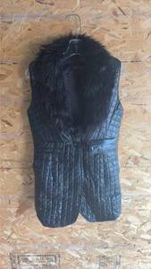 lot 203 image: So Cute Long Vest With Faux Fur  XL
