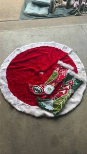 lot 209 image: Full Size Adorable Tree Skit and Heeled Boot Stockings